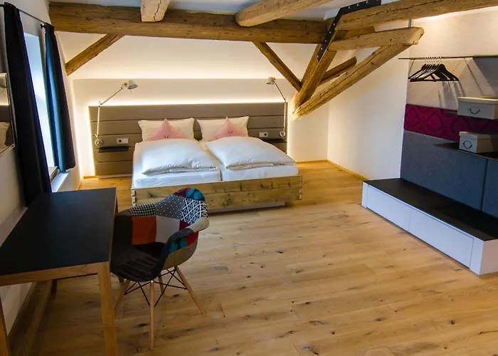 Zum Hirschen - Hotel & Gasthaus Beim Stoeckeler
