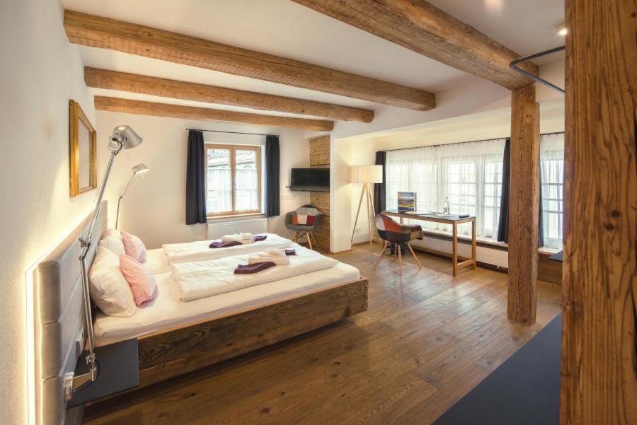 Zum Hirschen - & Beim Stoeckeler Hotel